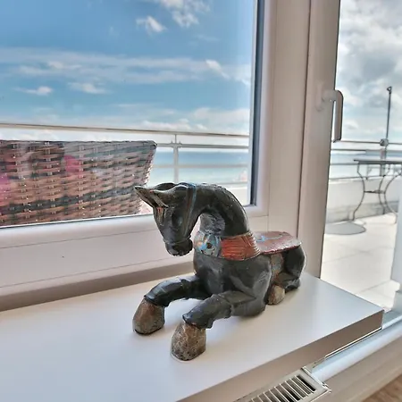 Strandallee 10 Penthouse Seaview Apartment *